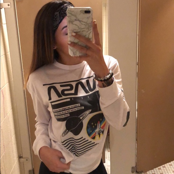 Meet your Posher, Tori - Picture 4 of 5